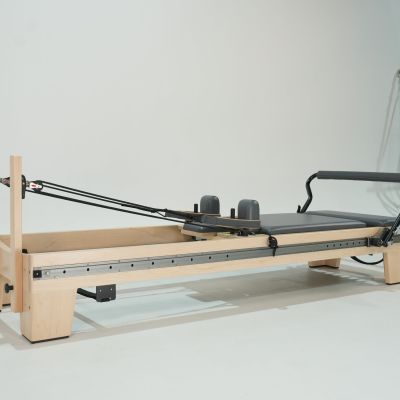 Australia-Style Wooden Pilates Reformer with Complete Rail System
